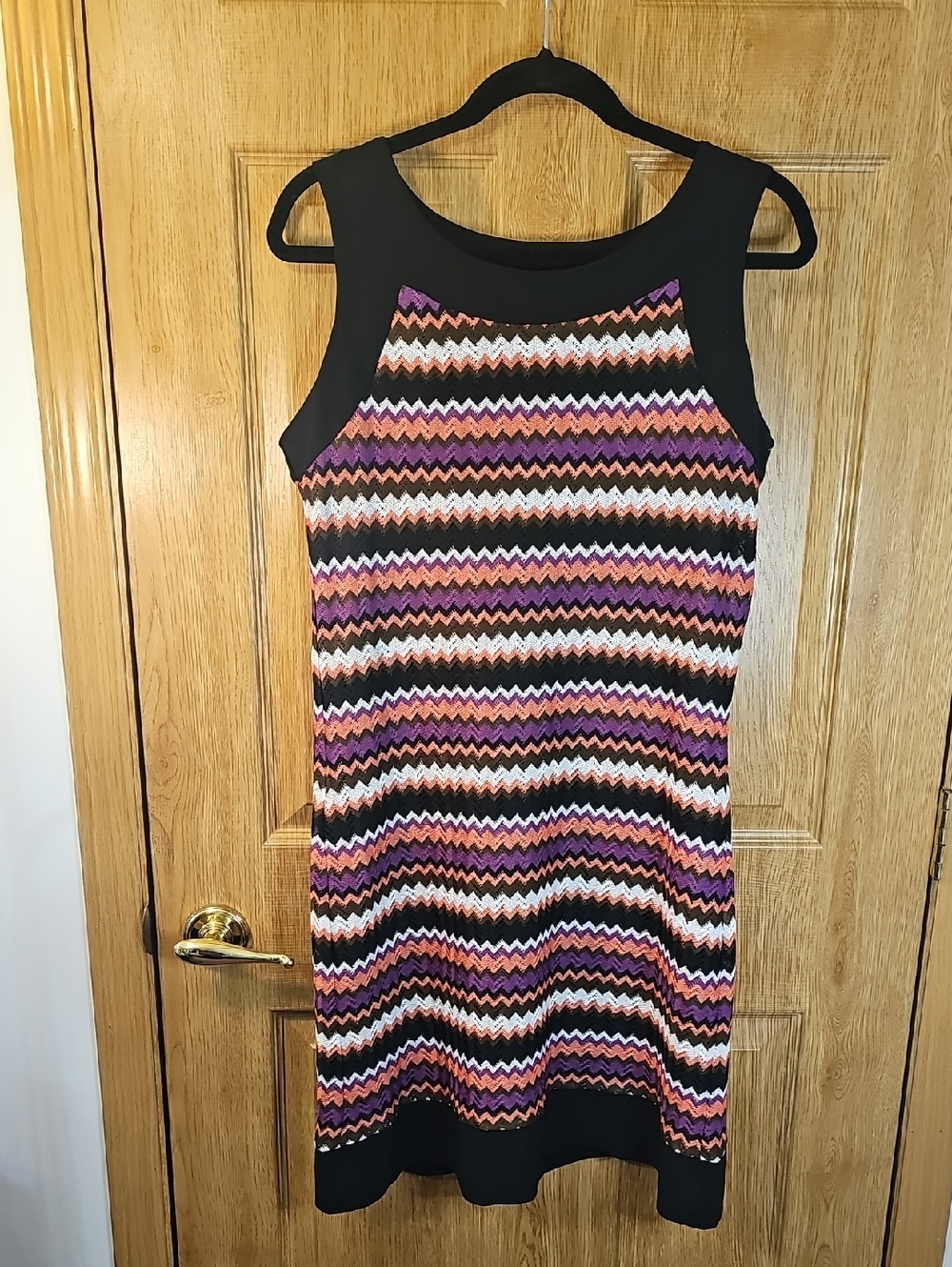 NY Collection Sleeveless Chevron Midi Dress in Black, Purple & Pink